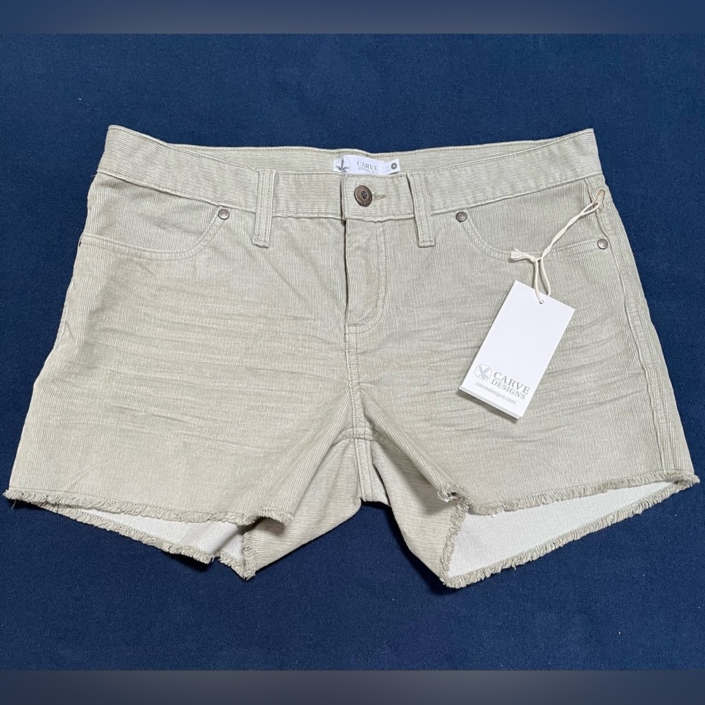 Carve Designs khaki green corduroy Shorts with Frayed Hem. Size 4. Brand new.